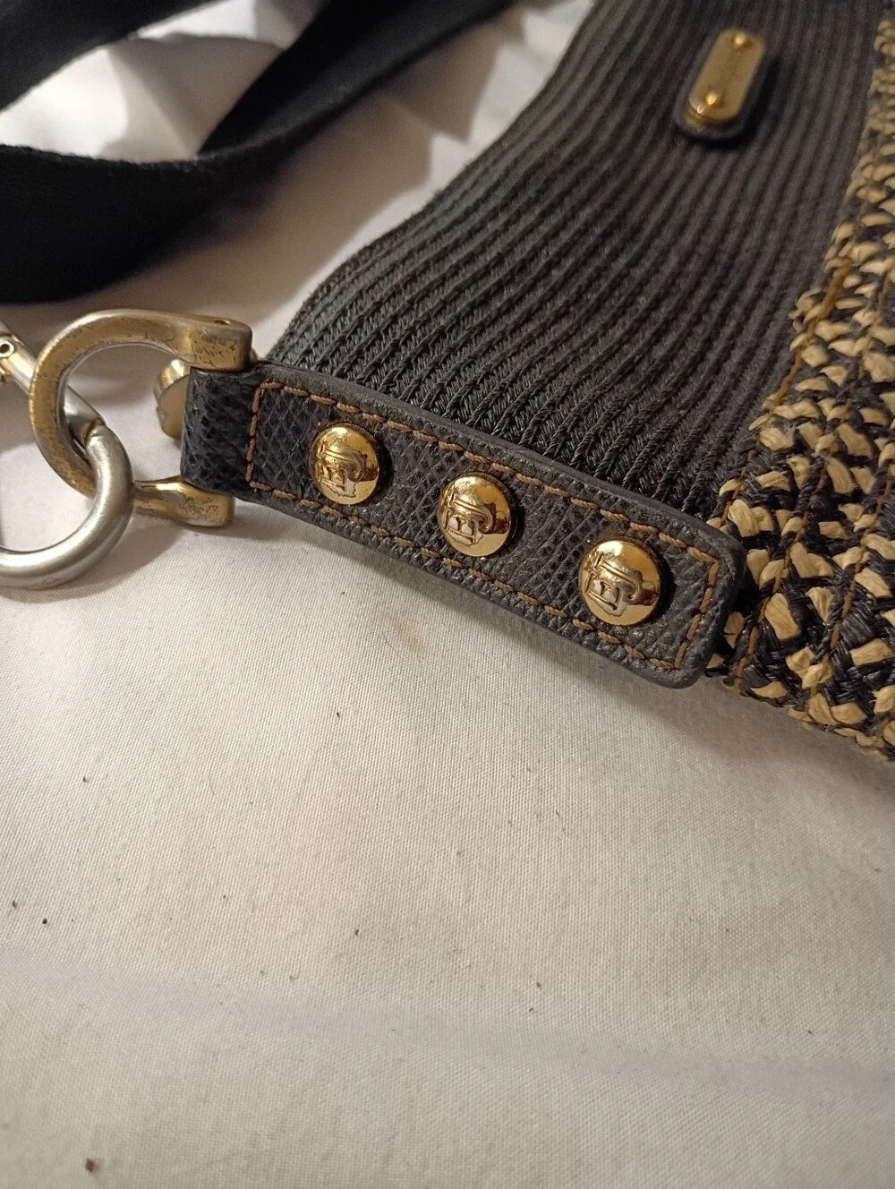 Eric Javits Black Beige Raffia Strap Crossbody Messenger Bag Gold Tone Logo